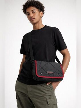 Ralph Lauren POLO Sport Quilted Crossbody Bag Black Red Y2K Vintage (Unisex)